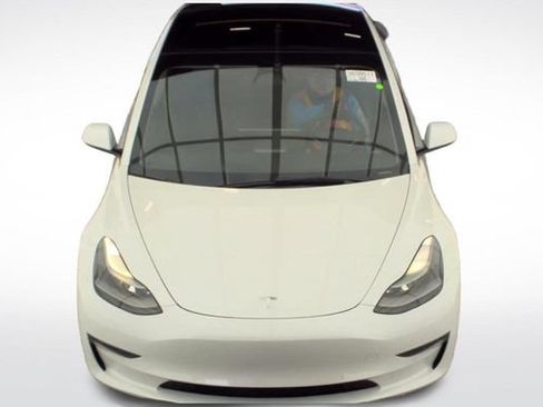 Used 2022 Tesla Model 3 Long Range AWD/4WD image 8
