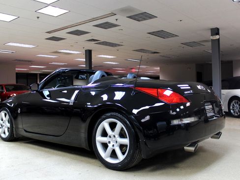 Used 2004 Nissan 350Z Touring image 3