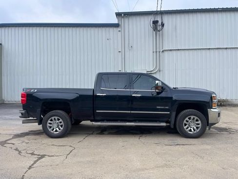 Used 2019 Chevrolet Silverado 3500 LTZ w/ LTZ Plus Package AWD/4WD image 4