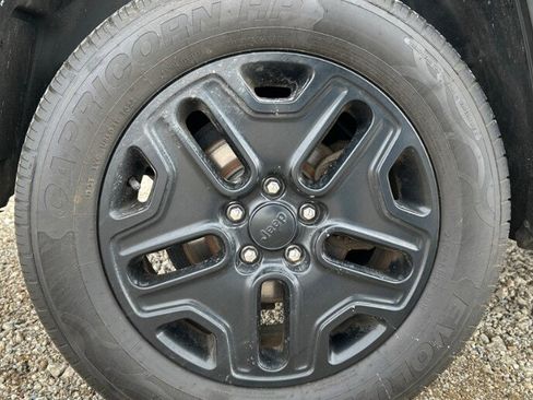 Used 2018 Jeep Renegade Trailhawk w/ Cold Weather Group II image 10