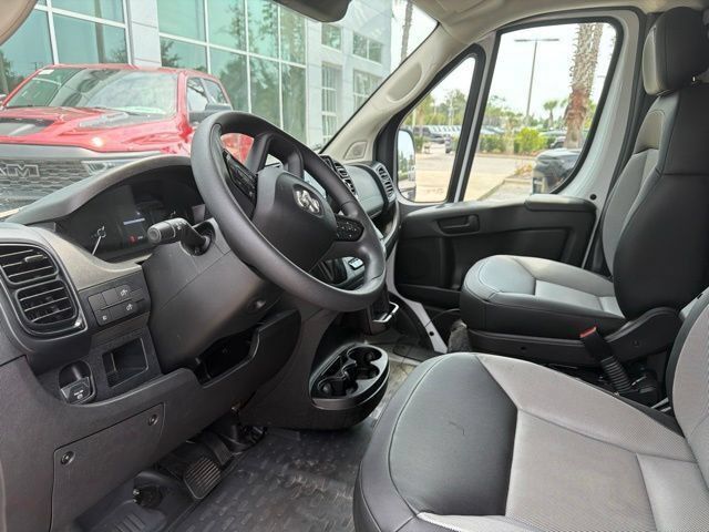 Used 2025 RAM ProMaster 2500 w/ Convenience Group FWD image 10