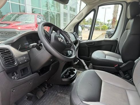 Used 2025 RAM ProMaster 2500 w/ Convenience Group FWD image 10