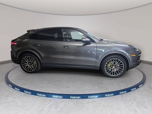 Used 2020 Porsche Cayenne E-Hybrid Coupe AWD/4WD image 5