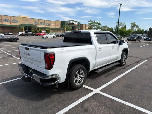 Used 2022 GMC Sierra 1500 SLE AWD/4WD image 6