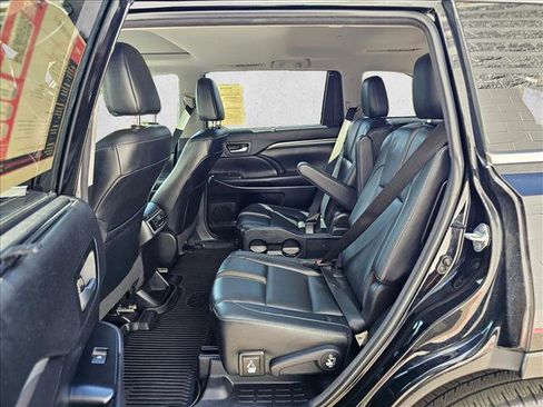 Used 2018 Toyota Highlander SE AWD/4WD image 15
