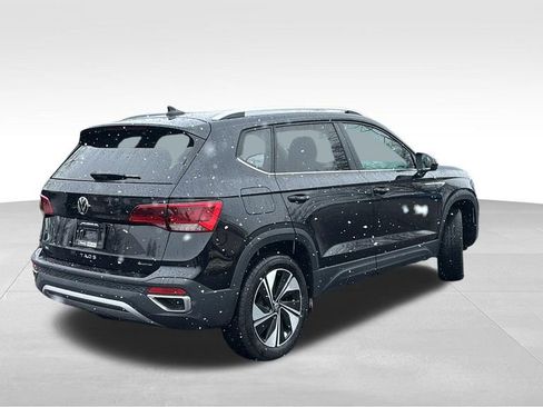 Used 2024 Volkswagen Taos SE AWD/4WD image 7