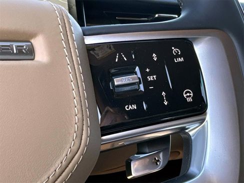 New 2025 Land Rover Range Rover Long Wheelbase SE image 30