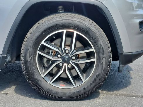 Used 2021 Jeep Grand Cherokee Trailhawk w/ Trailhawk Luxury Group AWD/4WD image 14