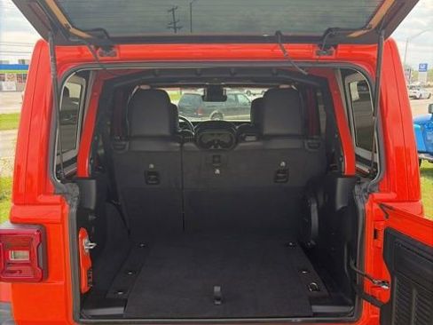 Used 2023 Jeep Wrangler Unlimited Rubicon 392 image 28