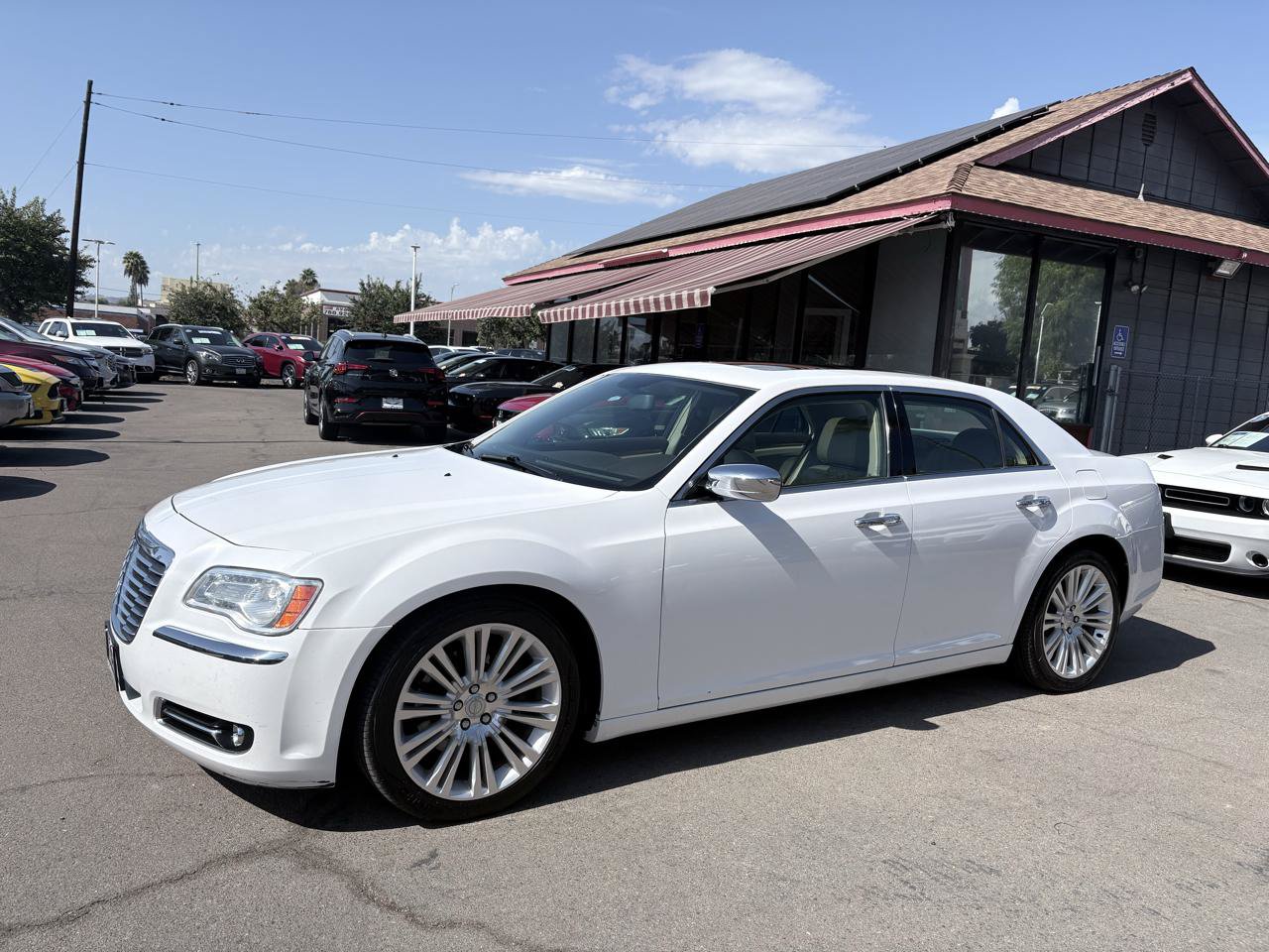 Used 2014 Chrysler 300 C w/ Harman/Kardon Audio Group RWD image 6