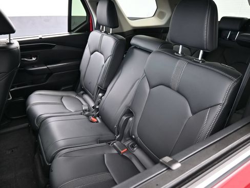 Used 2025 Honda Pilot Touring image 44