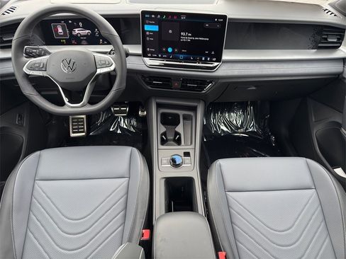 New 2026 Volkswagen Tiguan SE R-Line image 21