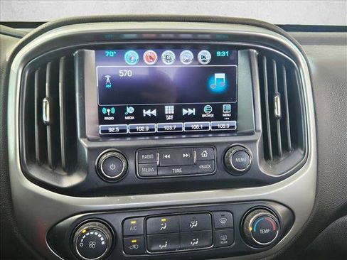 Used 2018 Chevrolet Colorado LT w/ LT Convenience Package RWD image 9
