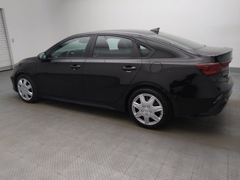 Used 2023 Kia Forte GT-Line w/ GT-Line Premium Package FWD image 3