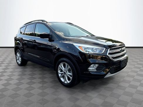 Used 2018 Ford Escape SE w/ SE Sync 3 Package AWD/4WD image 4