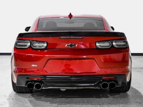 Used 2019 Chevrolet Camaro SS RWD image 7