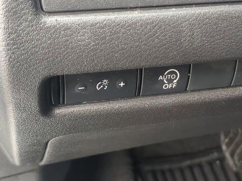 Used 2024 Nissan Rogue S image 25