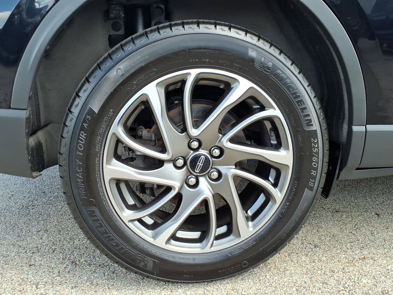 Used 2021 Lincoln Corsair AWD w/ Equipment Group 101A image 6