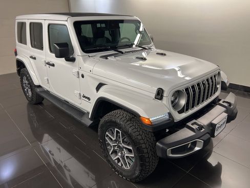 Used 2025 Jeep Wrangler Sahara image 1