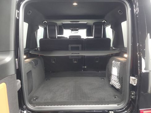 Used 2025 Mercedes-Benz G 580 w/ Manufactur Interior Package image 32