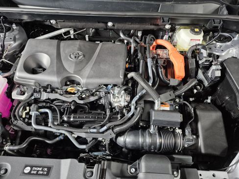 New 2025 Toyota RAV4 Limited image 9