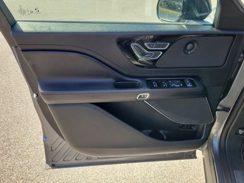 Used 2024 Lincoln Aviator Reserve image 11