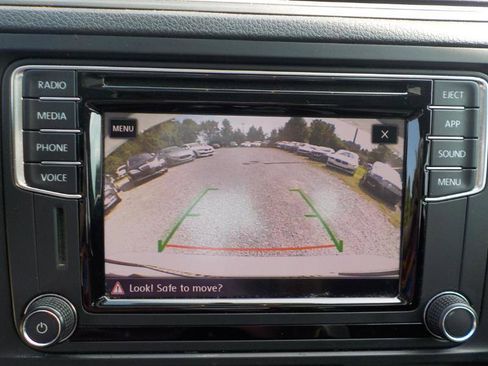 Used 2018 Volkswagen Jetta SE image 17