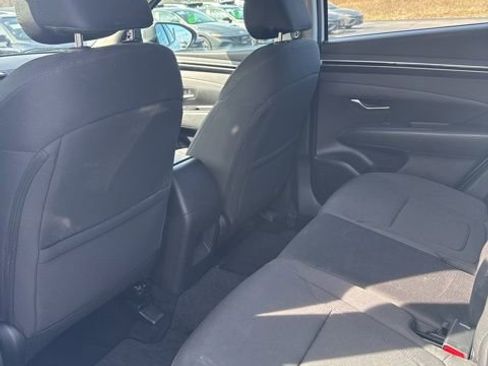 Used 2023 Hyundai Tucson SE image 8