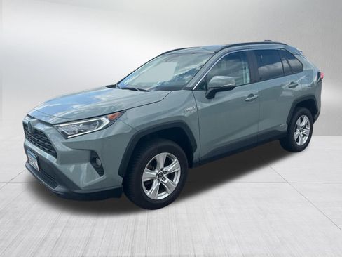 Certified 2020 Toyota RAV4 XLE w/ XLE Grade Weather Package AWD/4WD image 3