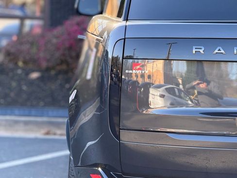 Used 2023 Land Rover Range Rover Autobiography image 15