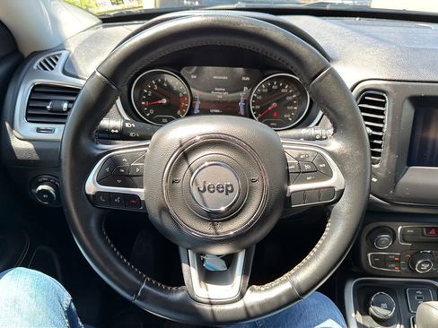 Used 2017 Jeep Compass Latitude w/ Popular Equipment Group AWD/4WD image 10