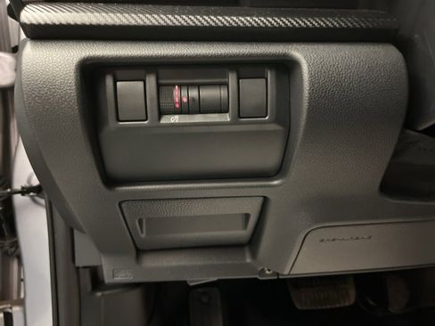 Used 2024 Subaru Crosstrek 2.0i Premium image 12