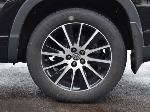 Used 2017 Toyota Highlander SE image 35