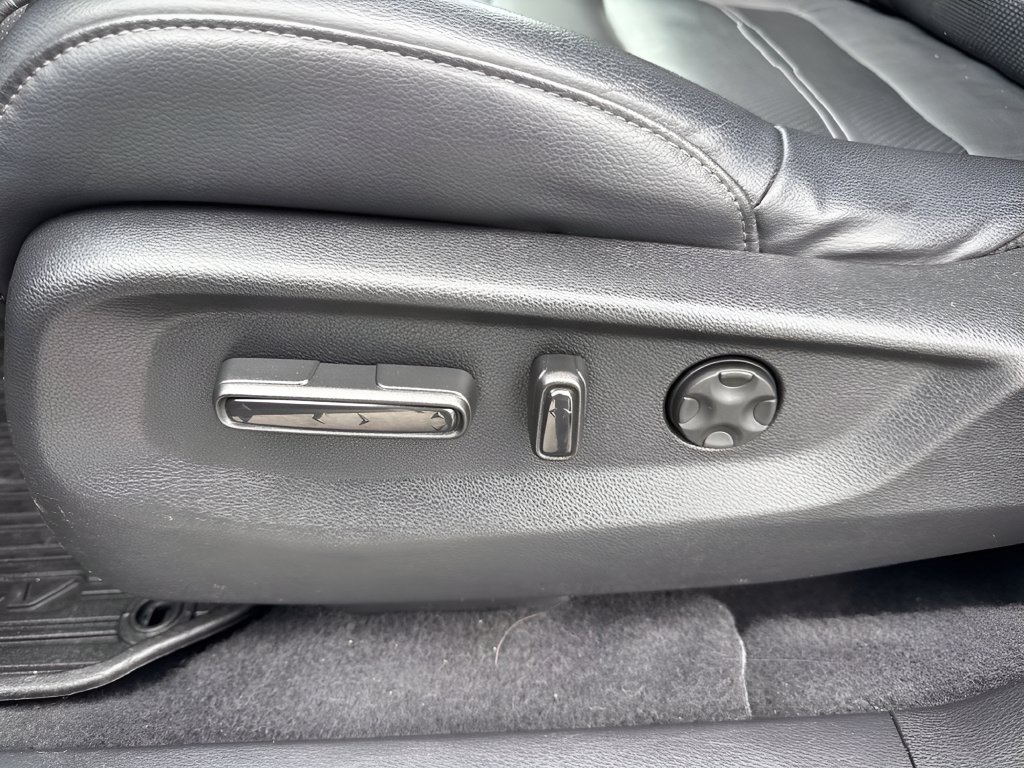 Used 2022 Honda CR-V Touring image 10