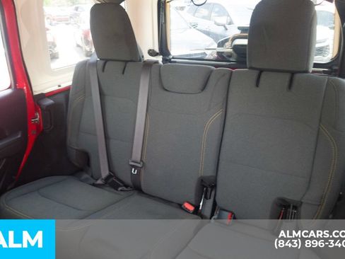 Used 2025 Jeep Wrangler Unlimited Sport AWD/4WD image 16