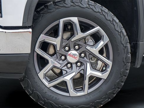 Used 2023 GMC Sierra 1500 SLT w/ SLT Premium Package image 2