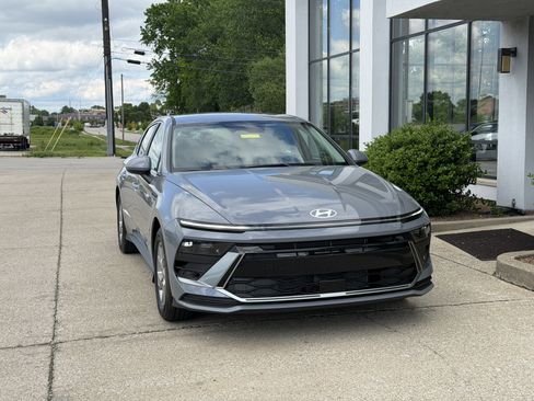 New 2026 Hyundai Sonata SE FWD image 14