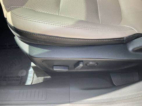 Used 2021 Ford Escape SEL FWD image 11
