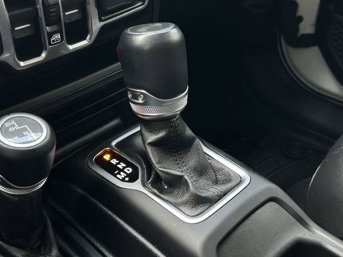 Used 2021 Jeep Wrangler Unlimited Sahara image 19