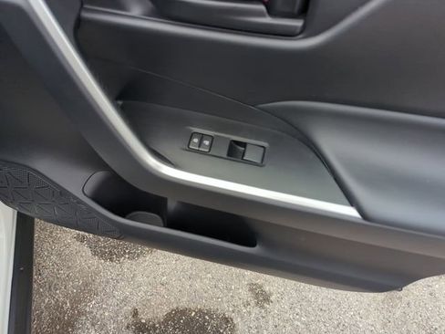Used 2025 Toyota RAV4 LE AWD/4WD image 32