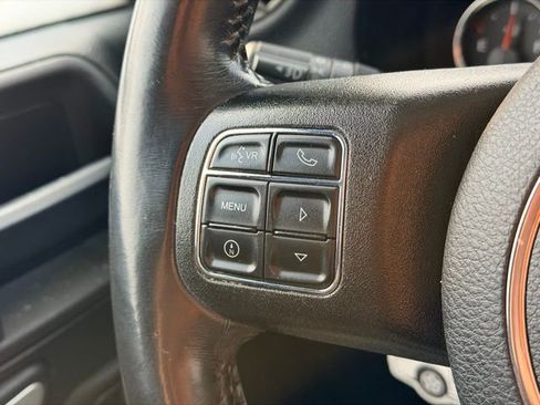 Used 2018 Jeep Wrangler Unlimited Sahara w/ Connectivity Group image 9