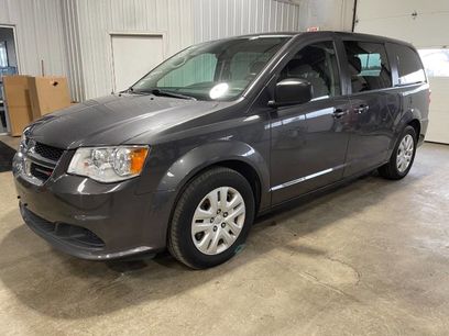 Used 2018 Dodge Grand Caravan SE w/ UConnect Hands-Free Group