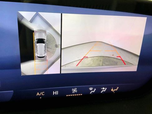 Used 2025 Buick Envision Preferred image 21