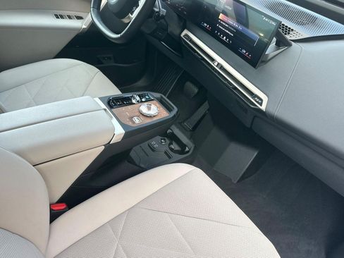 Used 2024 BMW iX xDrive50 w/ Sport Package AWD/4WD image 34