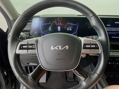 Certified 2024 Kia Telluride S w/ S Sunroof Package AWD/4WD image 16