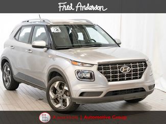 Used 2023 Hyundai Venue SEL image 1