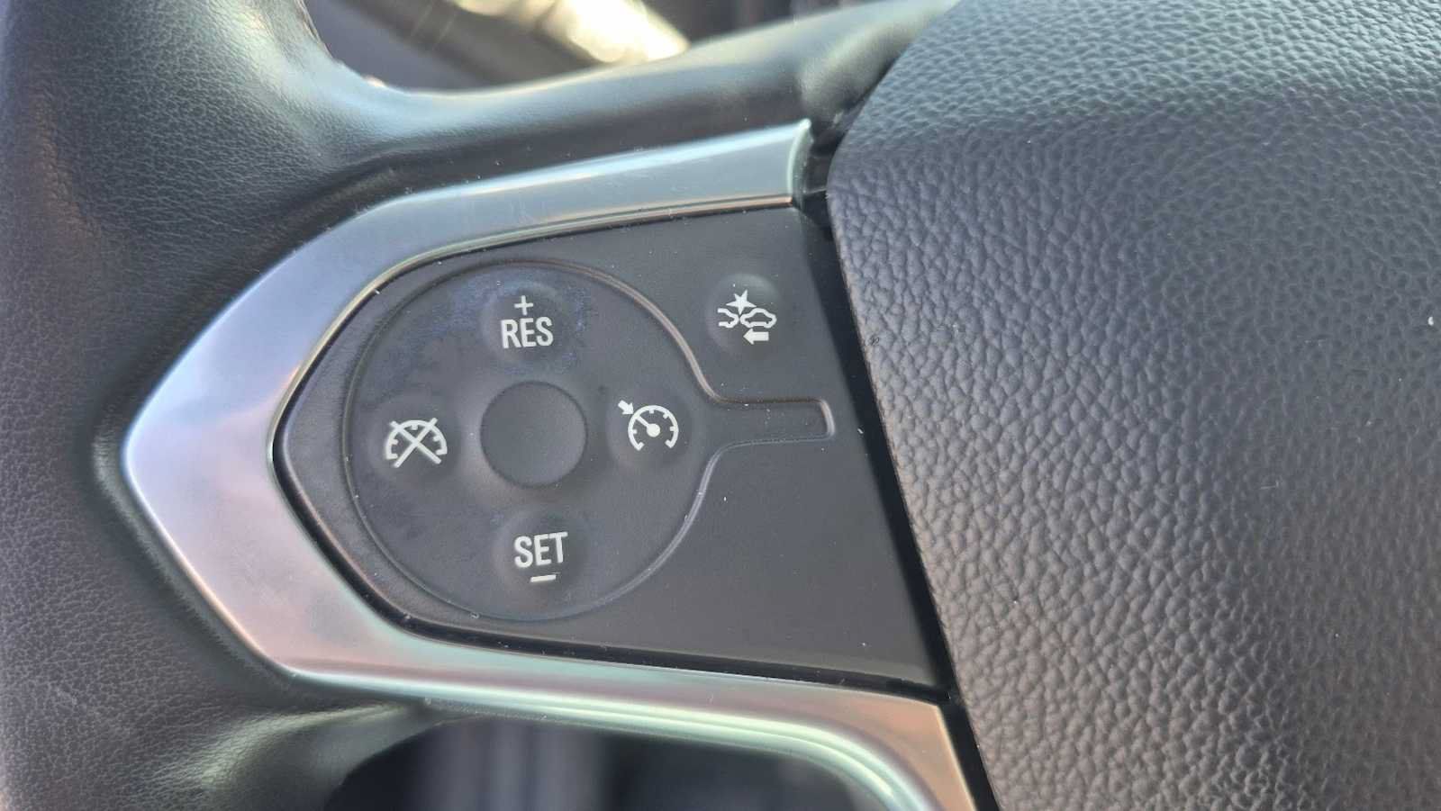 Used 2023 Chevrolet Traverse LT AWD/4WD image 18