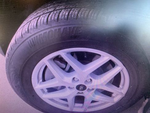 Used 2024 Ford Edge SEL image 19