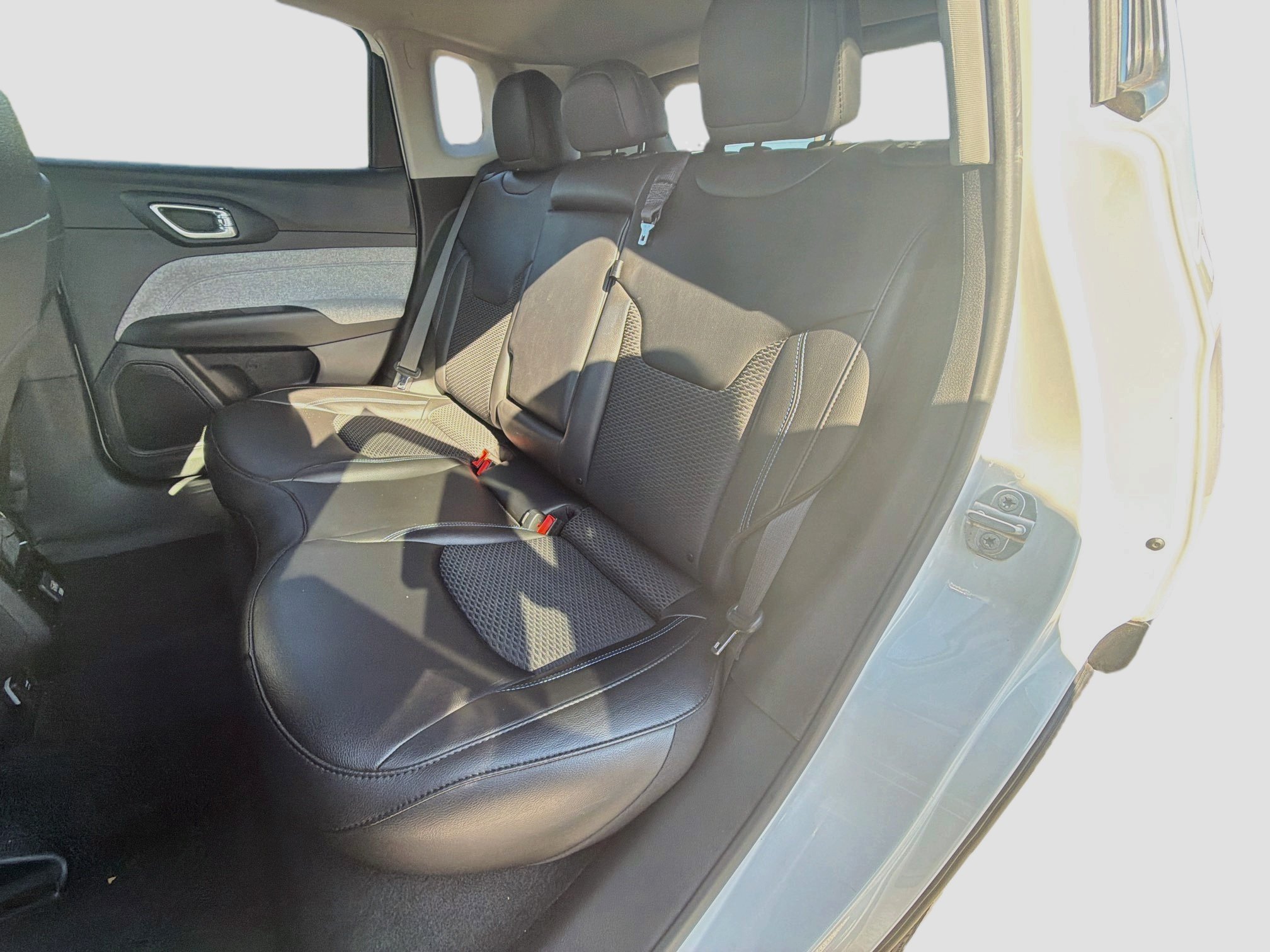 Used 2022 Jeep Compass Latitude AWD/4WD image 19