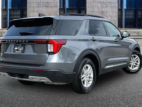 Used 2025 Ford Explorer Active w/ Active Comfort Package RWD image 11